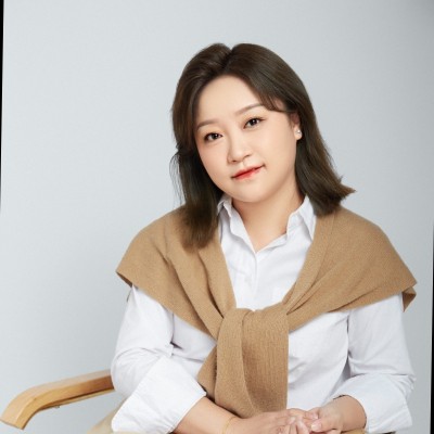 Maggie Shen - Director